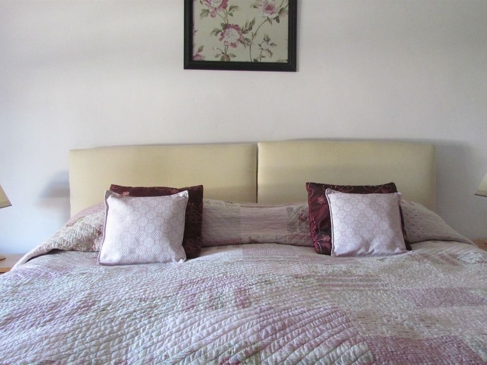 Celyn Villa Bed And Breakfast Holywell  Exterior foto